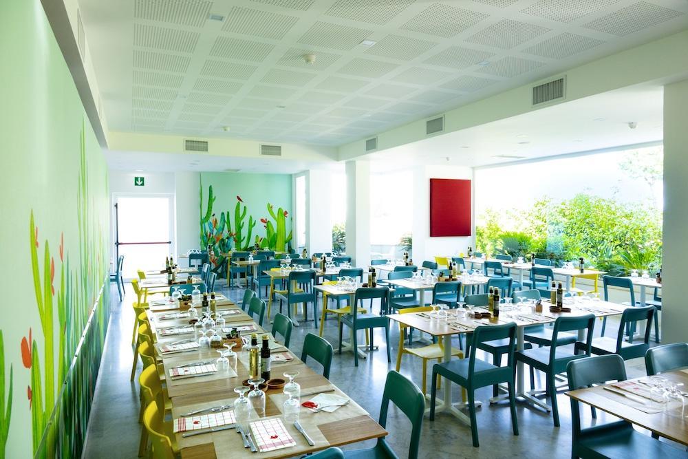 Hotel Esperia Alba Adriatica Exteriör bild