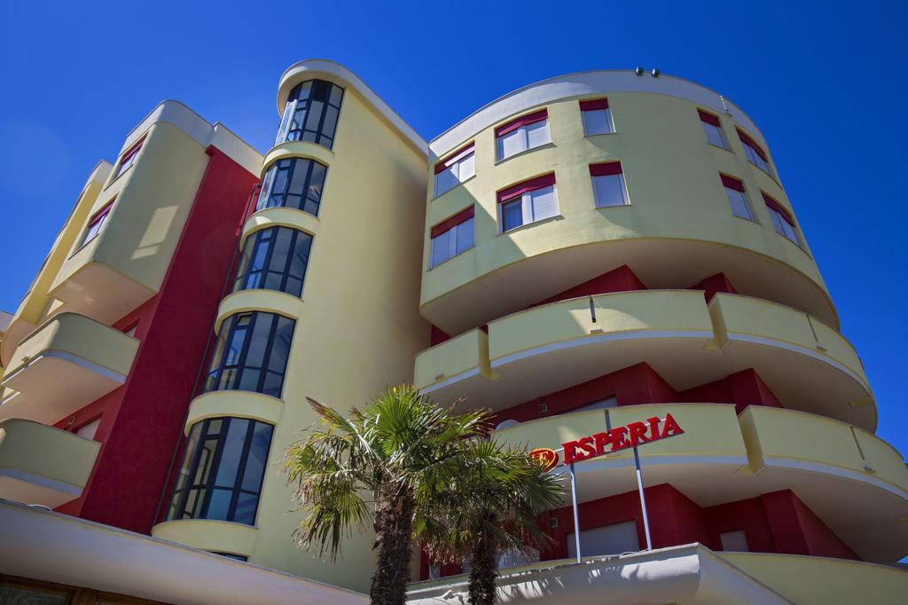 Hotel Esperia Alba Adriatica Exteriör bild