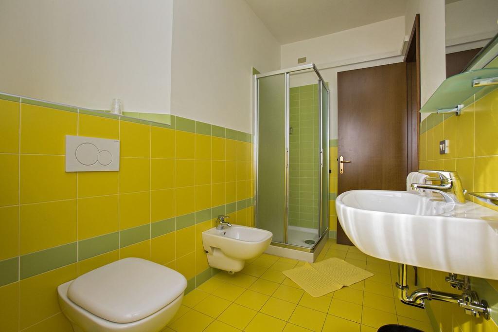 Hotel Esperia Alba Adriatica Rum bild