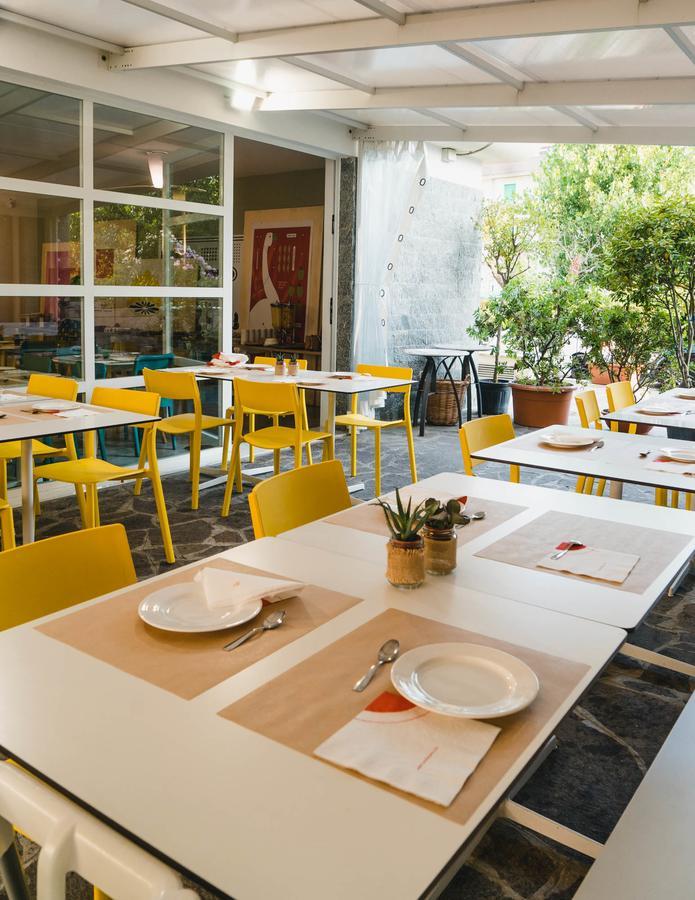 Hotel Esperia Alba Adriatica Exteriör bild